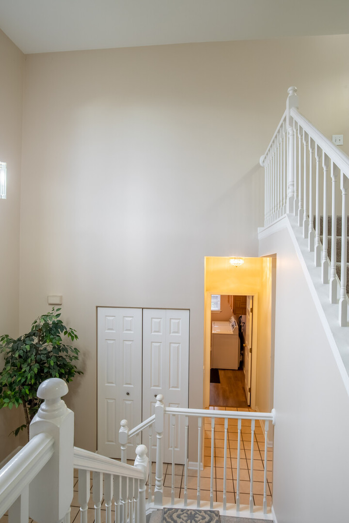 207 Faircroft Road Bartlett, IL 60103 - Photo 25 of 29 a view of a hallway