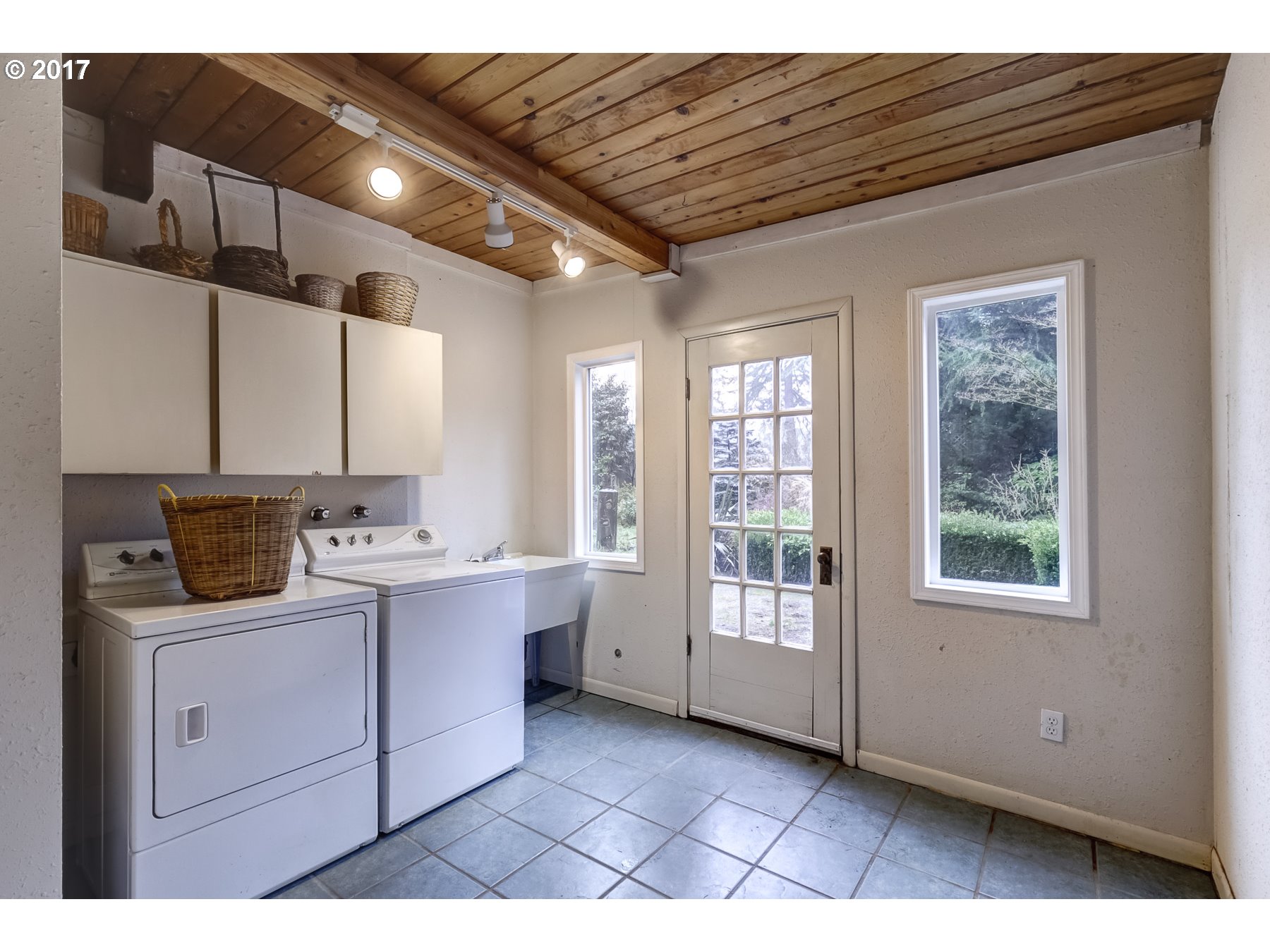 19136 Pilkington Road Lake Oswego, OR 97035 - Photo 15 of 28 Gallery Image 15
