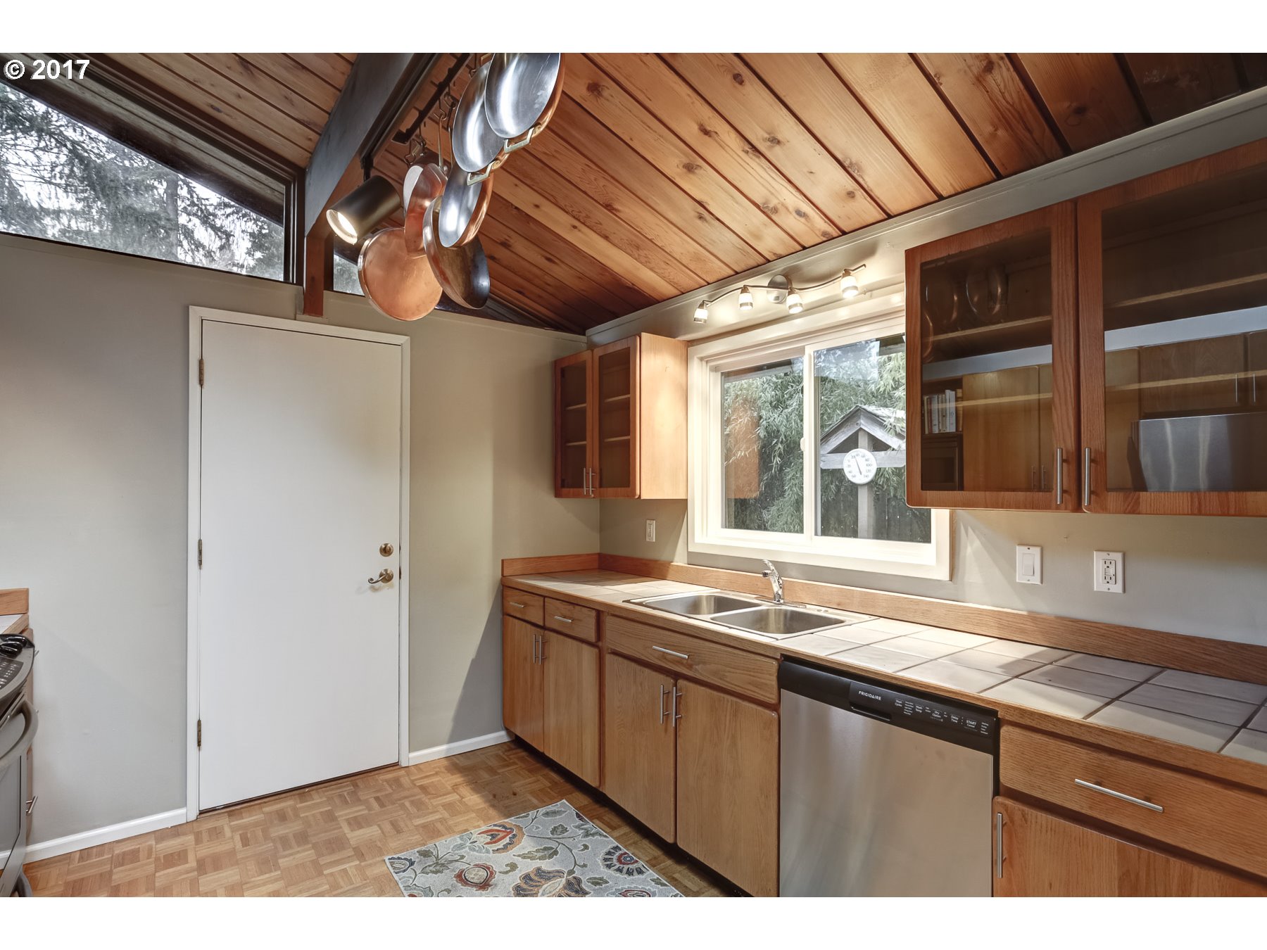 19136 Pilkington Road Lake Oswego, OR 97035 - Photo 3 of 28 Gallery Image 3