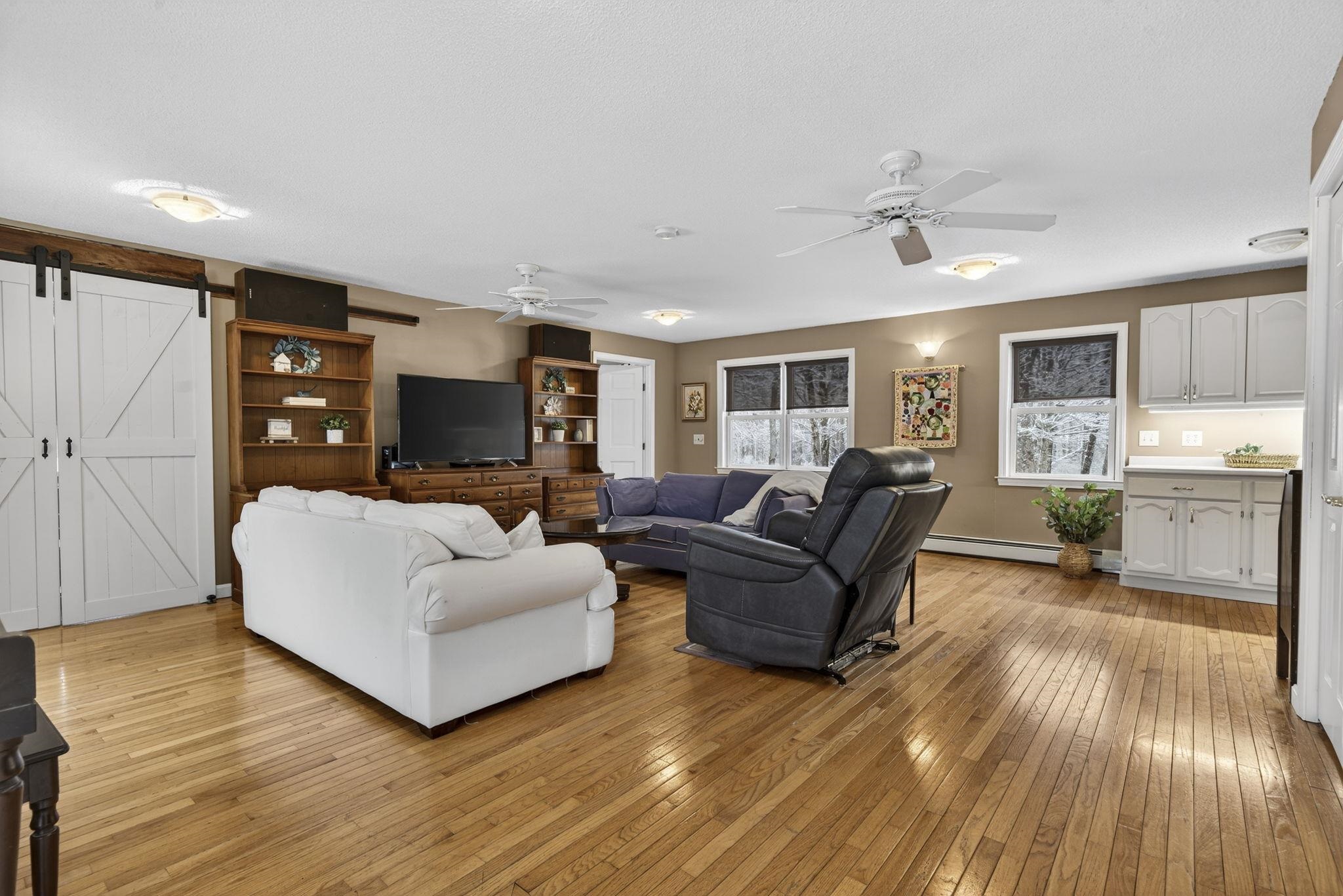 218 Old Turnpike Road Nottingham, NH 03290 - Photo 22 of 64