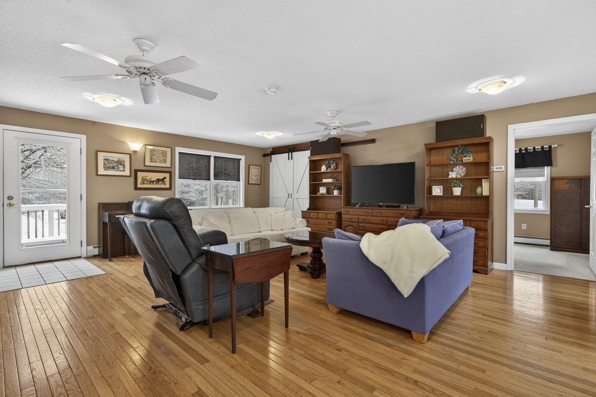 218 Old Turnpike Road Nottingham, NH 03290 - Photo 23 of 64