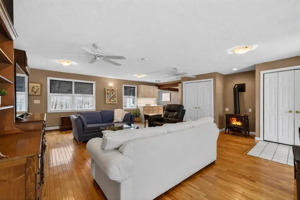$579,900 | 218 Old Turnpike Road, Nottingham, NH 03290