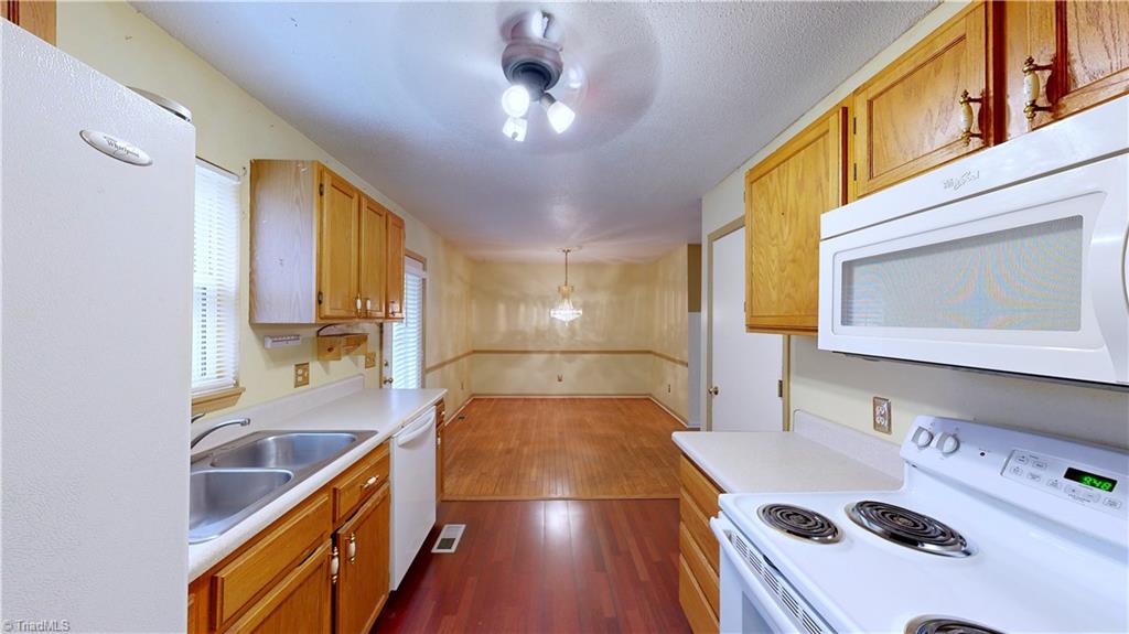 202 Jeremey Way High Point, NC 27265 - Photo 12 of 33 Gallery Image 12