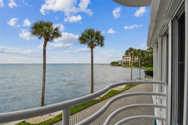 $1,029,000 | 4950 Bayshore Boulevard, Unit 22, Tampa, FL 33611