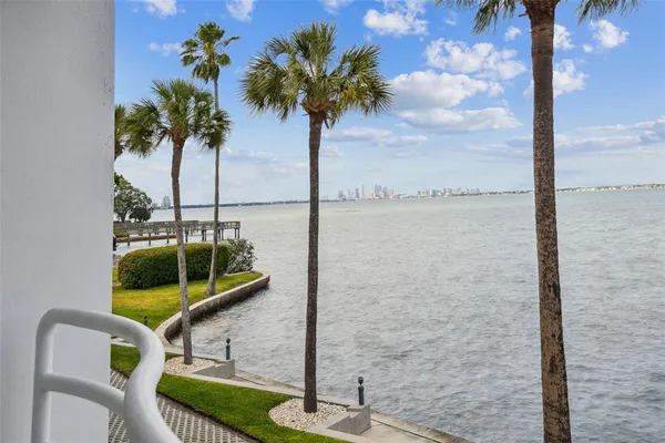 $1,029,000 | 4950 Bayshore Boulevard, Unit 22, Tampa, FL 33611