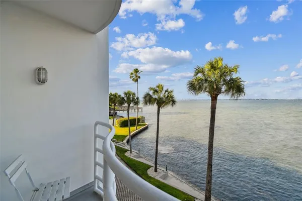 $1,029,000 | 4950 Bayshore Boulevard, Unit 22, Tampa, FL 33611