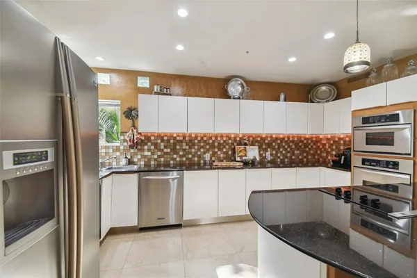 $1,029,000 | 4950 Bayshore Boulevard, Unit 22, Tampa, FL 33611