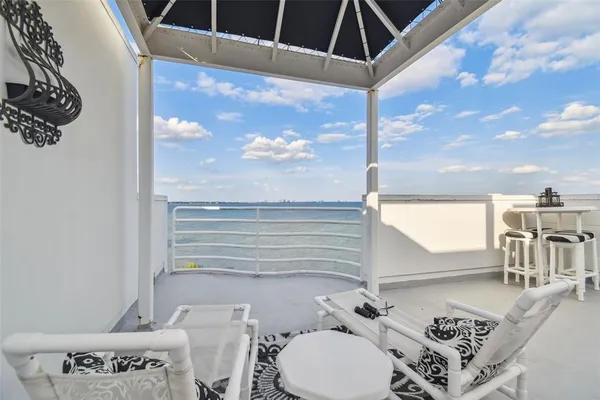 $1,029,000 | 4950 Bayshore Boulevard, Unit 22, Tampa, FL 33611