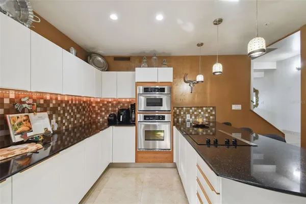 $1,029,000 | 4950 Bayshore Boulevard, Unit 22, Tampa, FL 33611