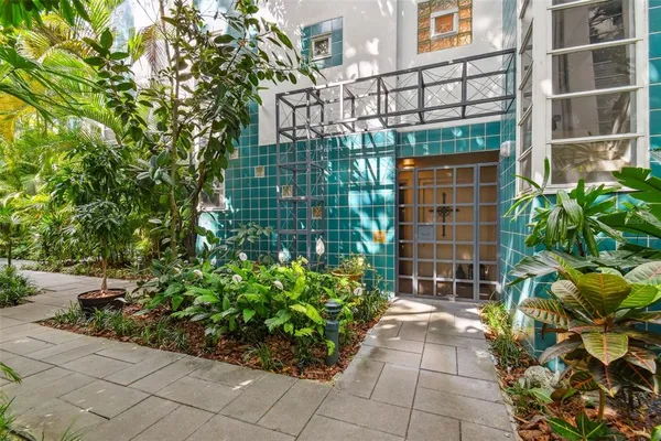 $1,029,000 | 4950 Bayshore Boulevard, Unit 22, Tampa, FL 33611