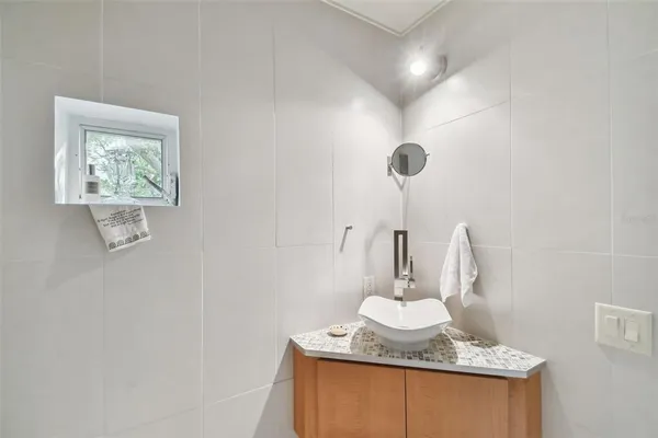 $1,029,000 | 4950 Bayshore Boulevard, Unit 22, Tampa, FL 33611