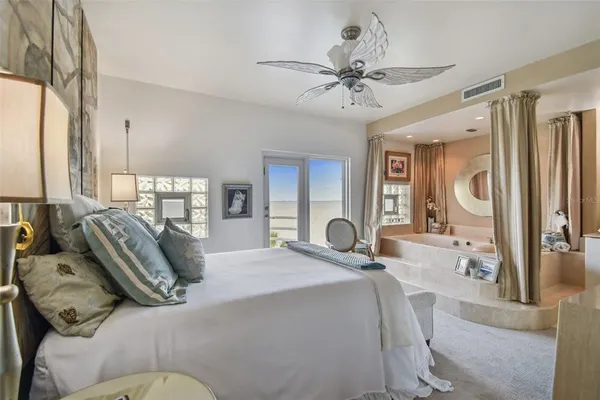 $1,029,000 | 4950 Bayshore Boulevard, Unit 22, Tampa, FL 33611