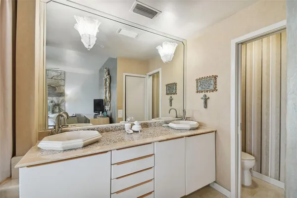 $1,029,000 | 4950 Bayshore Boulevard, Unit 22, Tampa, FL 33611