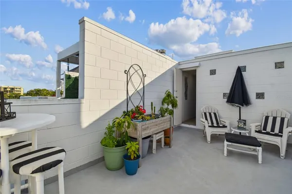 $1,029,000 | 4950 Bayshore Boulevard, Unit 22, Tampa, FL 33611