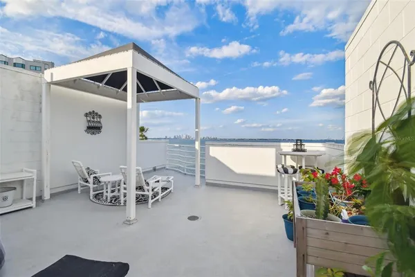 $1,029,000 | 4950 Bayshore Boulevard, Unit 22, Tampa, FL 33611