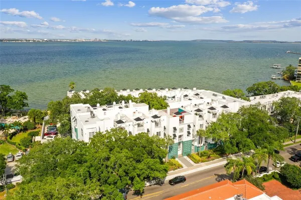 $1,029,000 | 4950 Bayshore Boulevard, Unit 22, Tampa, FL 33611