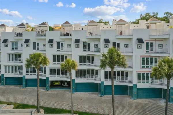 $1,029,000 | 4950 Bayshore Boulevard, Unit 22, Tampa, FL 33611