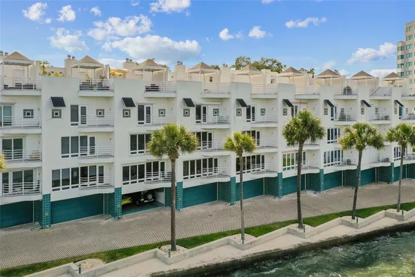 $1,029,000 | 4950 Bayshore Boulevard, Unit 22, Tampa, FL 33611