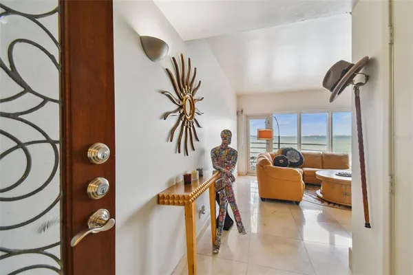 $1,029,000 | 4950 Bayshore Boulevard, Unit 22, Tampa, FL 33611