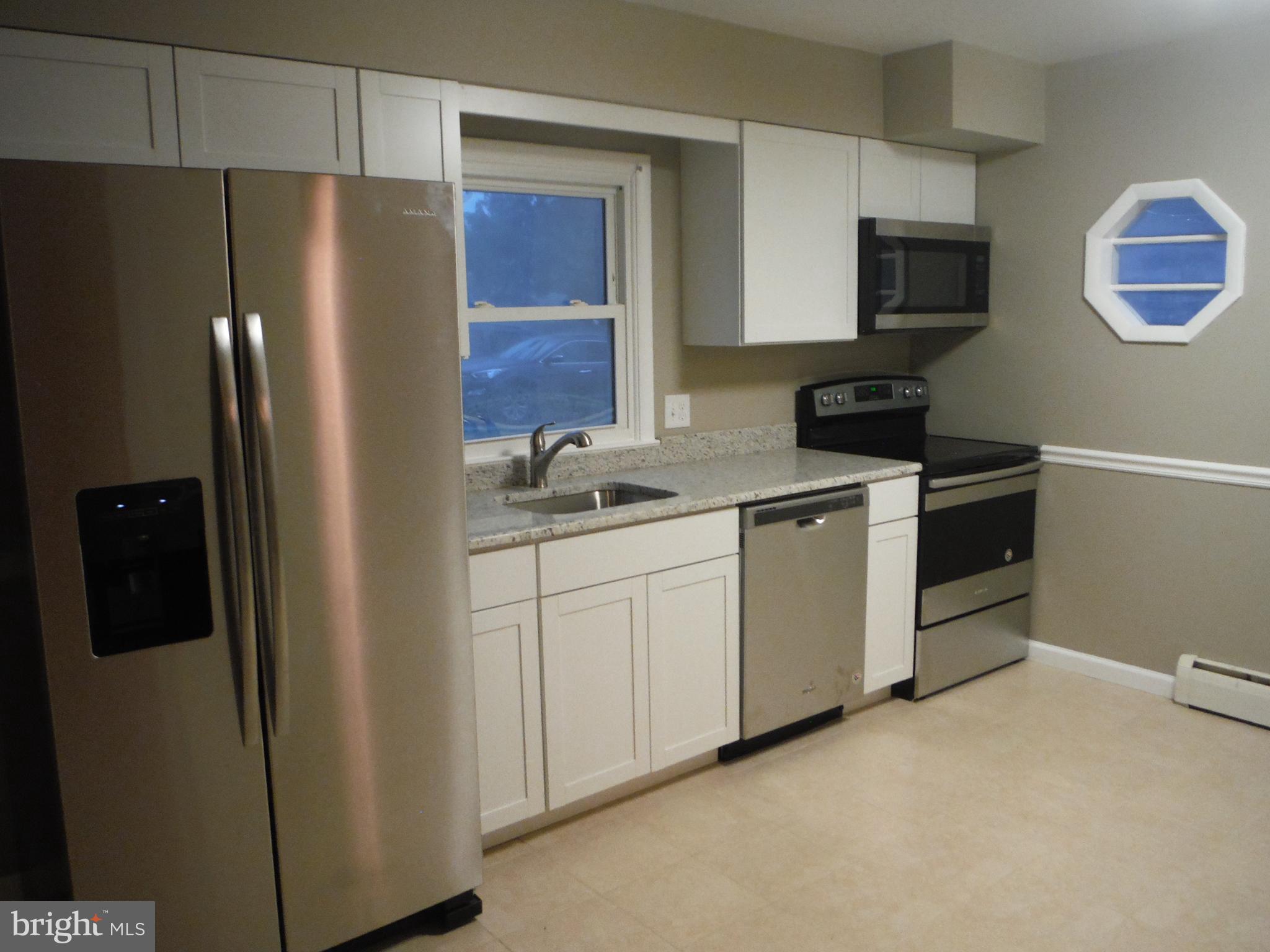 219 Arundel Road Pasadena, MD 21122 - Photo 3 of 26 Kitchen