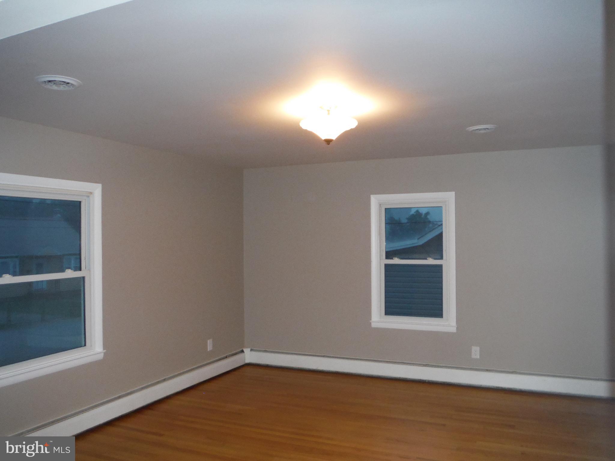 219 Arundel Road Pasadena, MD 21122 - Photo 8 of 26 Living Room