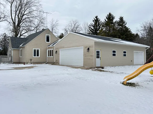 $279,900 | N8188 County Road M, Algoma, WI 54201