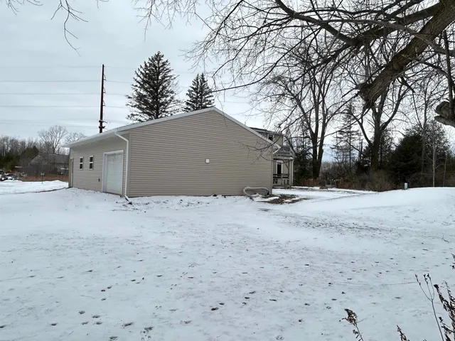 $279,900 | N8188 County Road M, Algoma, WI 54201