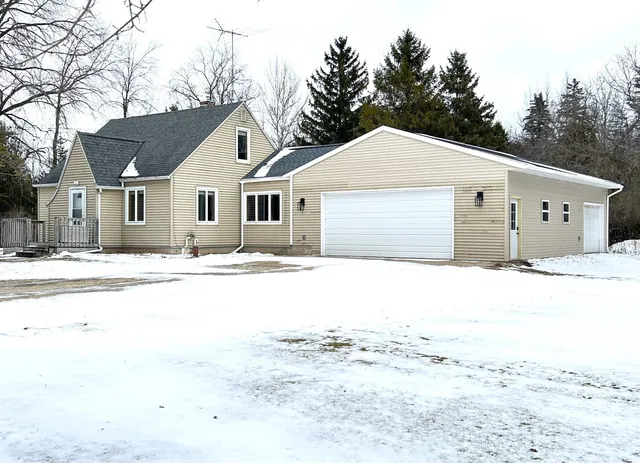 $279,900 | N8188 County Road M, Algoma, WI 54201