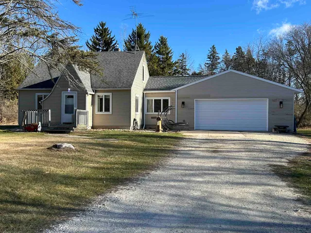 $279,900 | N8188 County Road M, Algoma, WI 54201