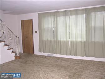 201 Rolling Road Broomall, PA 19008 - Photo 2 of 12 Living Room