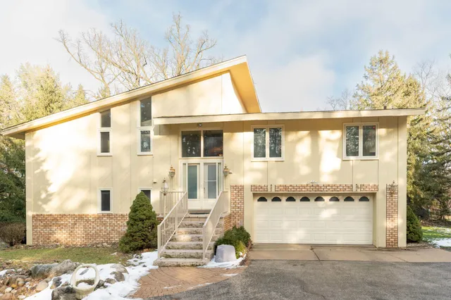 $537,777 | N11W31386 Fairfield Way, Delafield, WI 53018