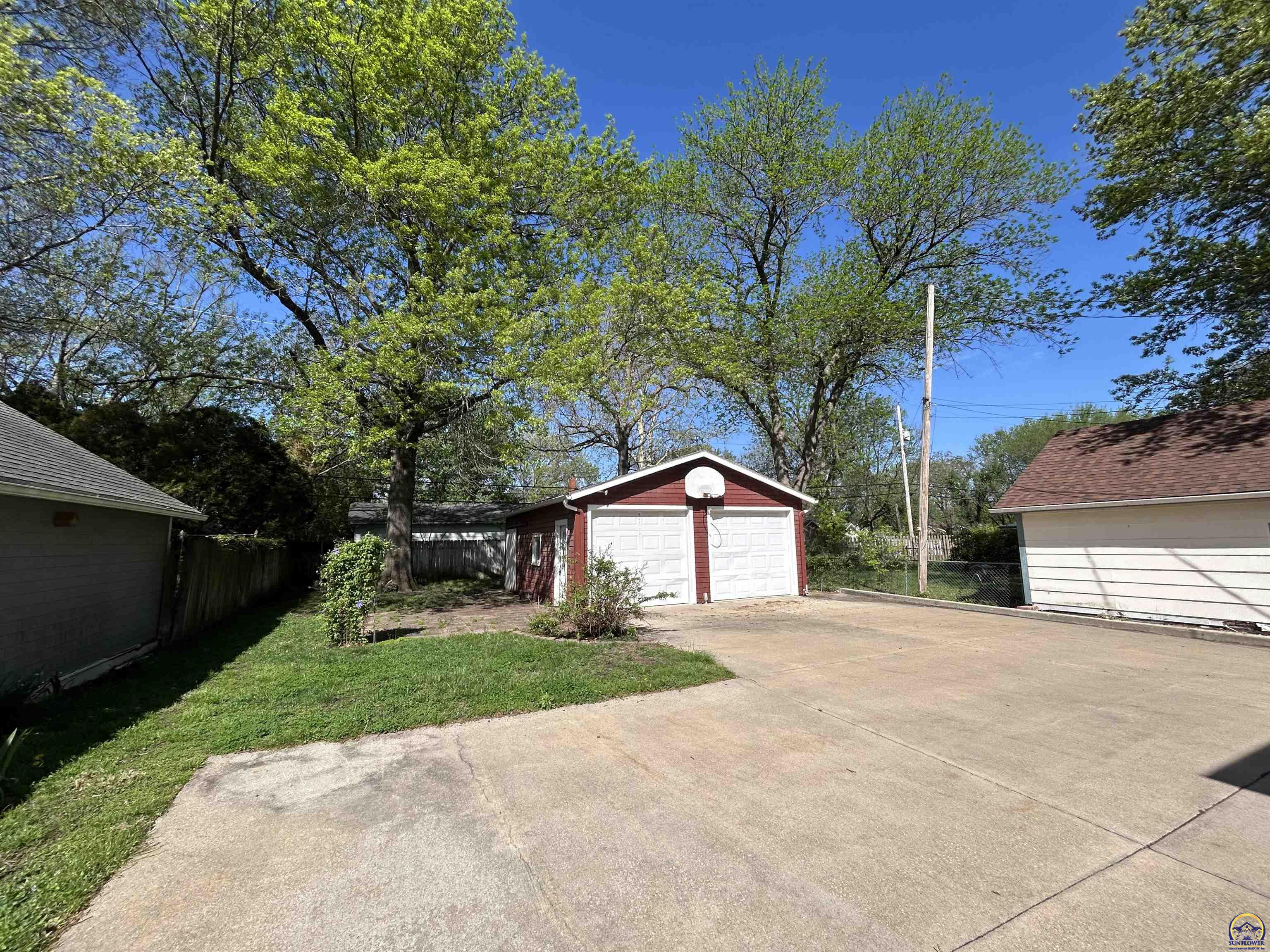 1513 Rural Street Emporia, KS 66801 - Photo 5 of 30