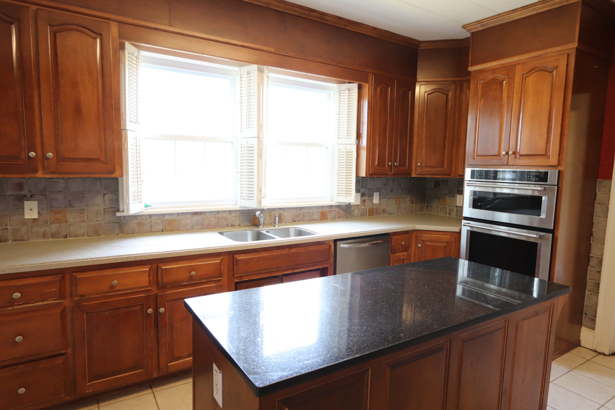 1030 Rossview Road Clarksville, TN 37043 - Photo 18 of 43 Gallery Image 18