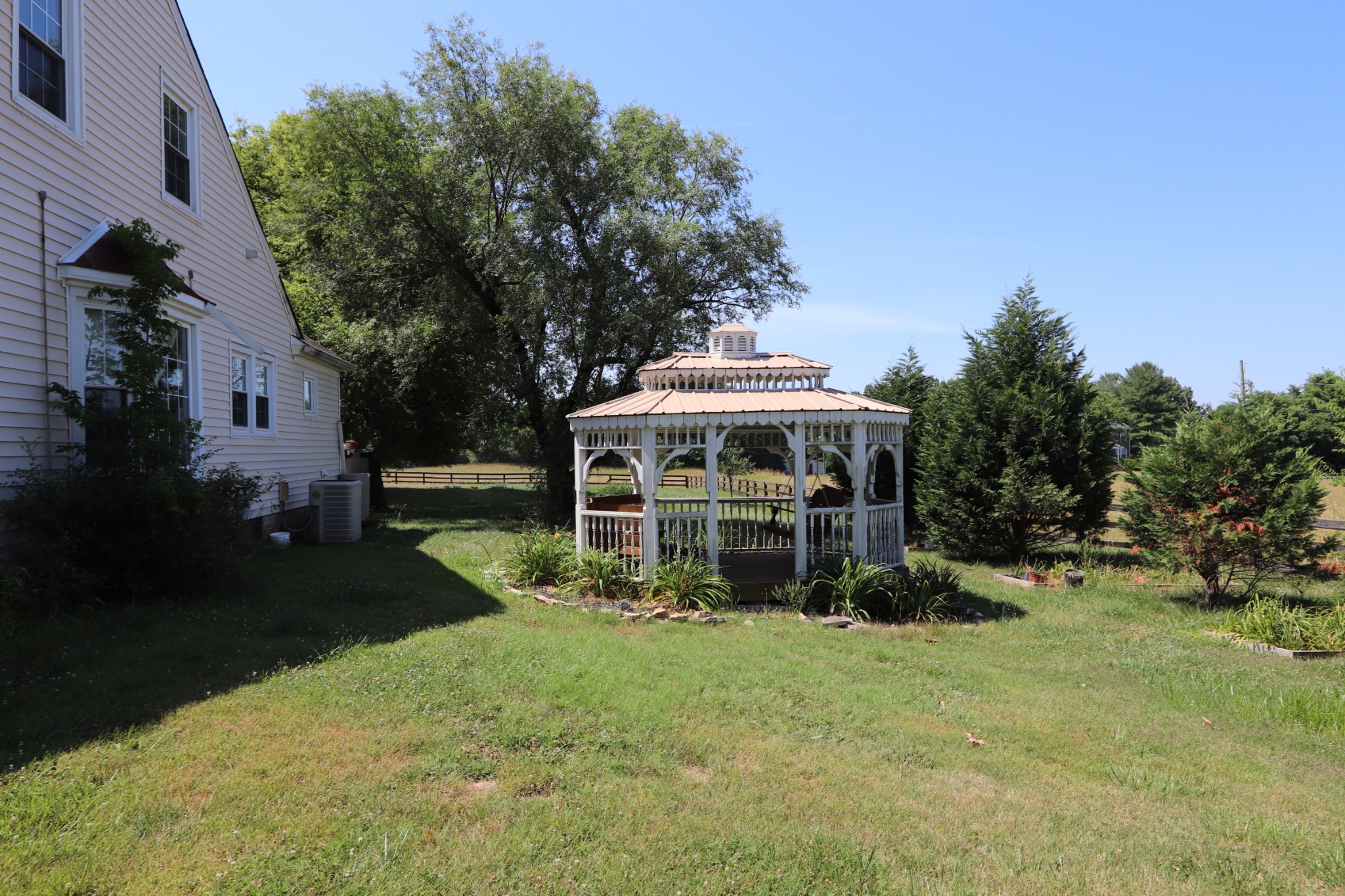 1030 Rossview Road Clarksville, TN 37043 - Photo 4 of 43 Gallery Image 4