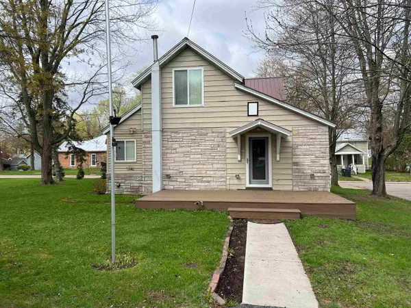$249,900 | 410 North Franklin Street, Waupaca, WI 54981
