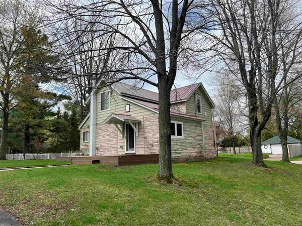 $249,900 | 410 North Franklin Street, Waupaca, WI 54981