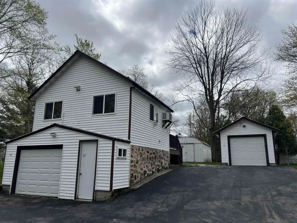 $249,900 | 410 North Franklin Street, Waupaca, WI 54981