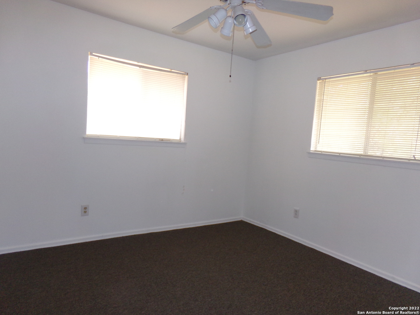 5975 Babcock Road San Antonio, TX 78240 - Photo 25 of 29 an empty room with a window