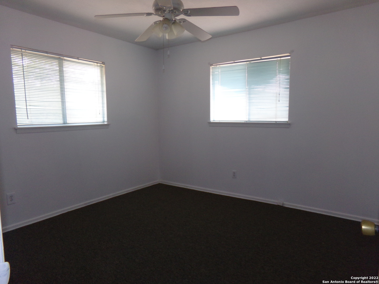 5975 Babcock Road San Antonio, TX 78240 - Photo 28 of 29 an empty room with a window