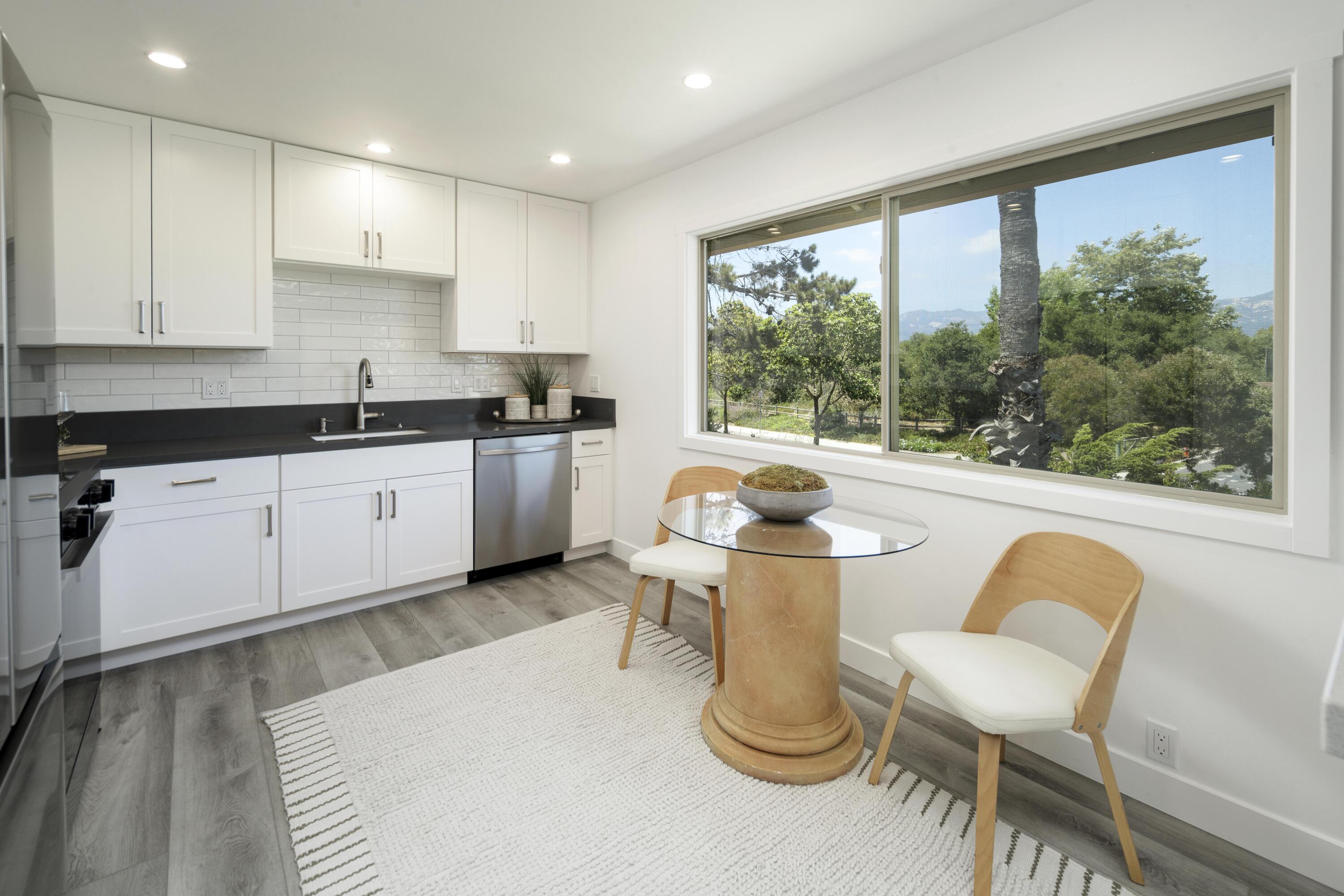 452 Linfield Place, Unit J Goleta, CA 93117 - Photo 7 of 15 452LinfieldPlaceUnitJ03