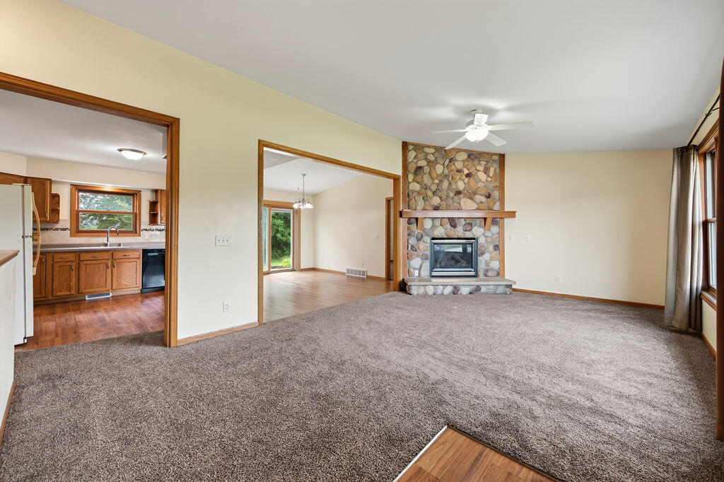 W8320 County Rd Z Onalaska, WI 54650 - Photo 5 of 41 Living kitchen dining