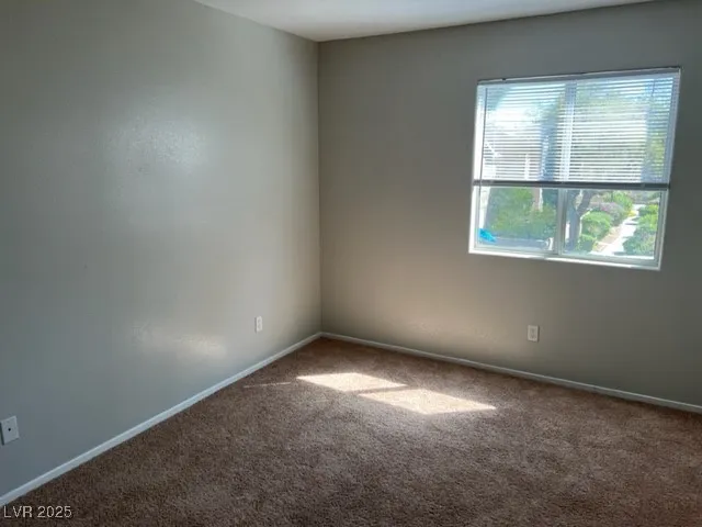 $1,650 | 5207 Souvenir Lane, Las Vegas, NV 89118