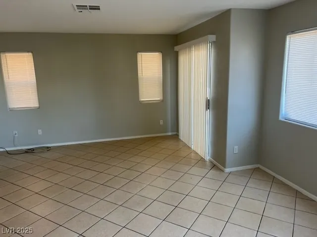 $1,650 | 5207 Souvenir Lane, Las Vegas, NV 89118