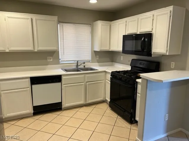 $1,650 | 5207 Souvenir Lane, Las Vegas, NV 89118