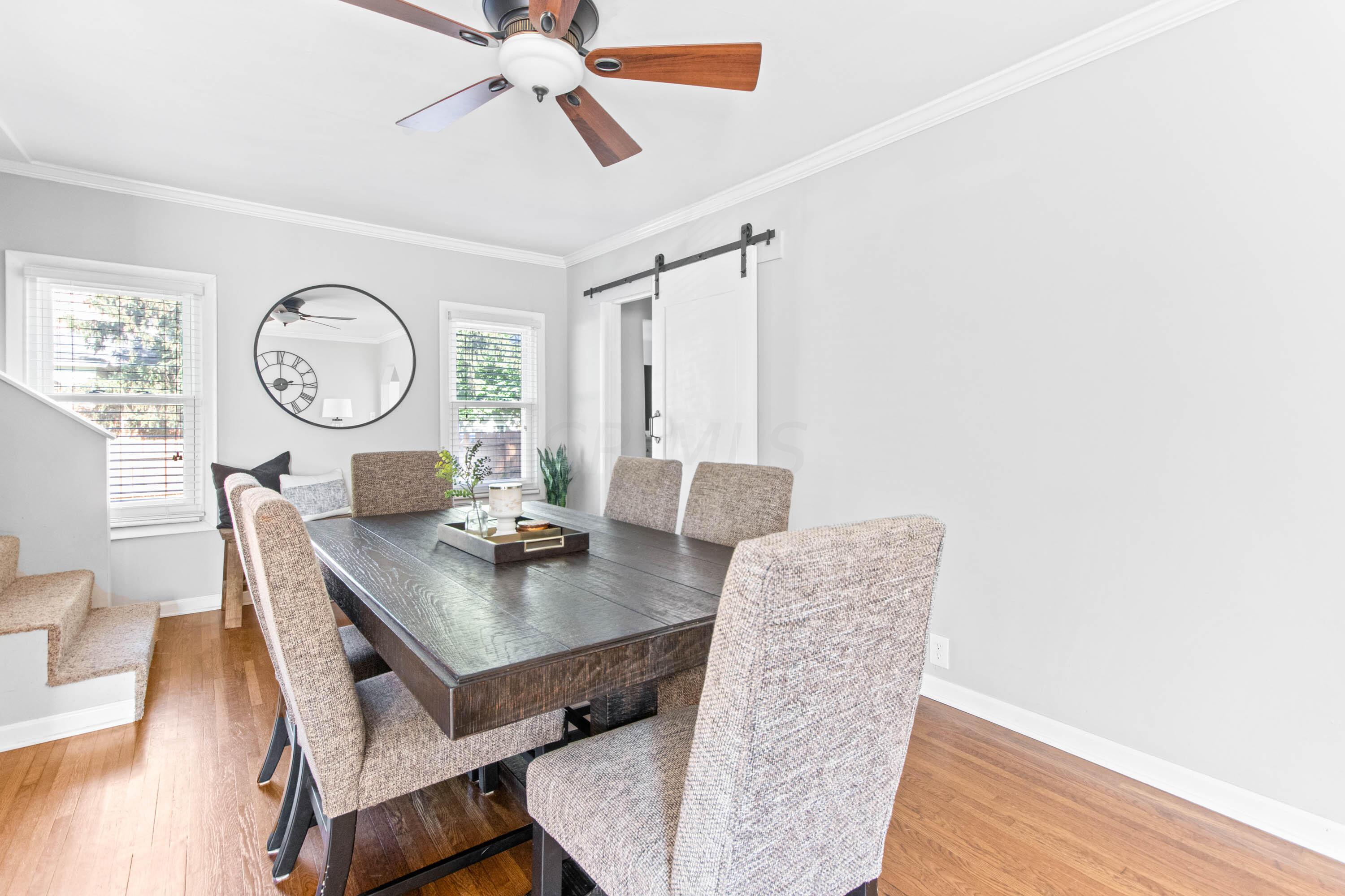 2700 Zollinger Road Columbus, OH 43221 - Photo 12 of 32 12-Casual Dining