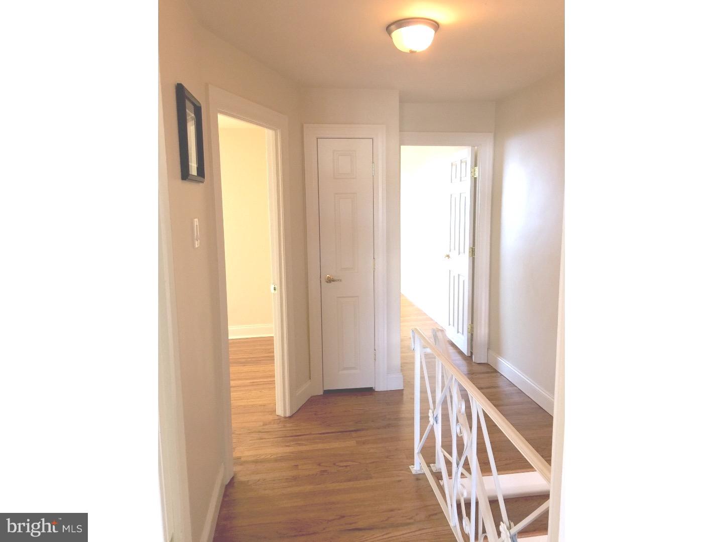 10809 Pedrick Road Philadelphia, PA 19154 - Photo 16 of 25 Hallway