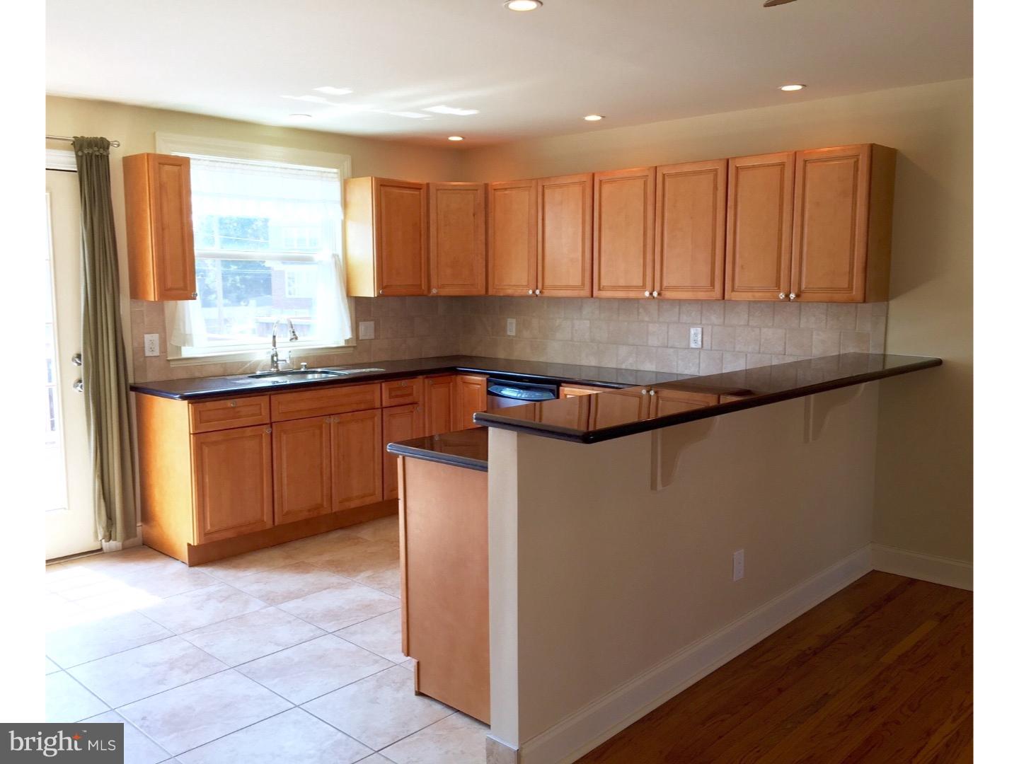 10809 Pedrick Road Philadelphia, PA 19154 - Photo 4 of 25 Kitchen