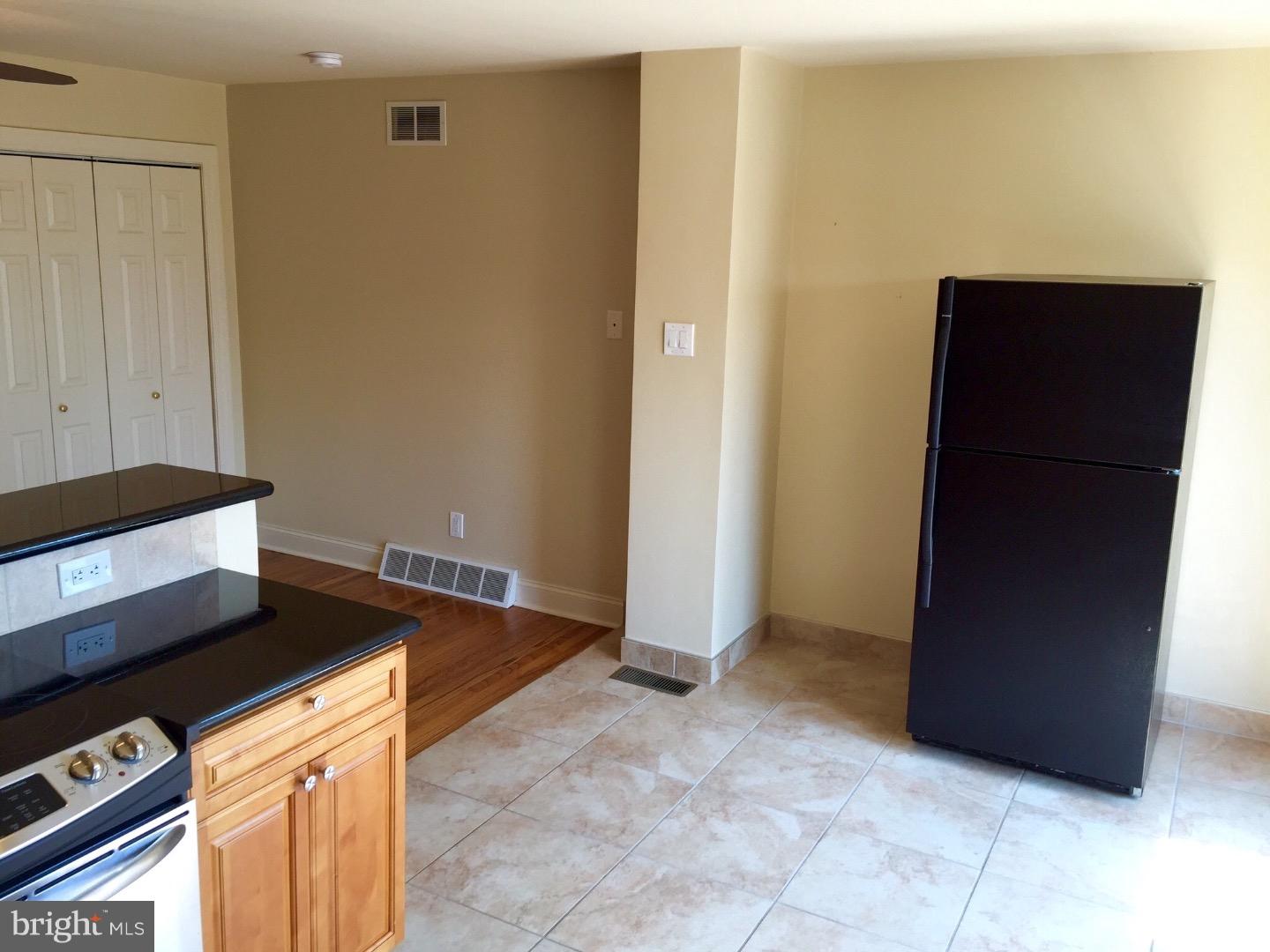 10809 Pedrick Road Philadelphia, PA 19154 - Photo 7 of 25 Kitchen