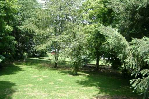 487 Highbury Road Cheswick, PA 15024 - Photo 2 of 8 Yard/Garden.