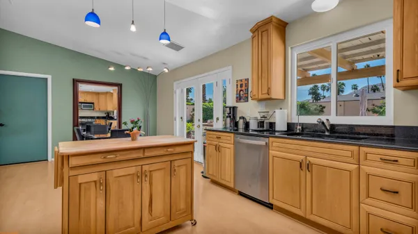 $765,000 | 3175 East Loma Vista Circle, Palm Springs, CA 92264